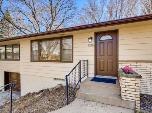2215 Inca Ln, Saint Paul, MN 55112-3129