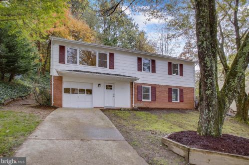 6721 Greenview Ln, Springfield VA  22152-2926 exterior