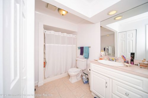 62 Manchester Ct, Tinton Falls NJ  07701-5496 exterior