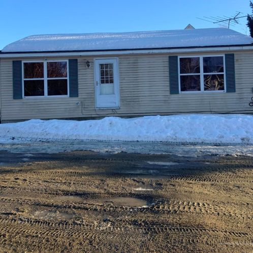 29 Libby St, Hartland, ME 04943-3723