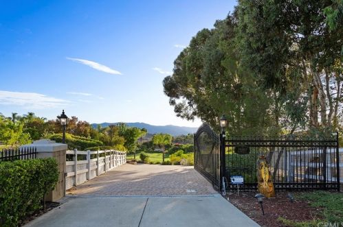 31107 Mariposa Pl, Temecula, CA 92592-2642