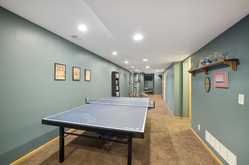 8009 Greenbriar Ln, Saint Paul MN  55125-8472 exterior