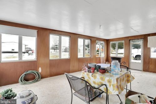 1378 Valley Rd, Berkeley Springs WV  25411-4801 exterior