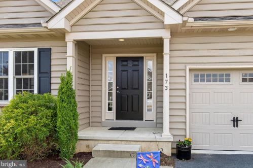 173 Waypoint Dr, Lancaster, PA 17603-5676