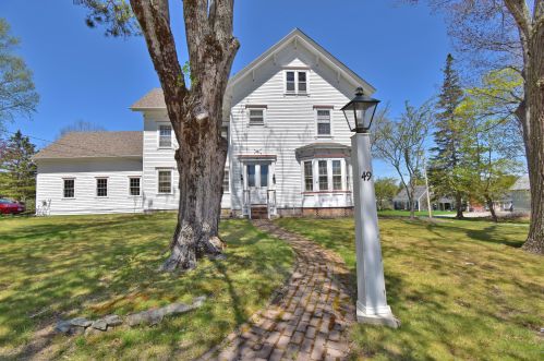 49 North St, Machias, ME 04654-1138