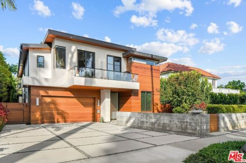 364 21st St, Santa Monica, CA 90402-2418