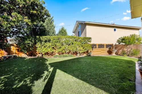 8 Campanero, Irvine CA  92620-1821 exterior