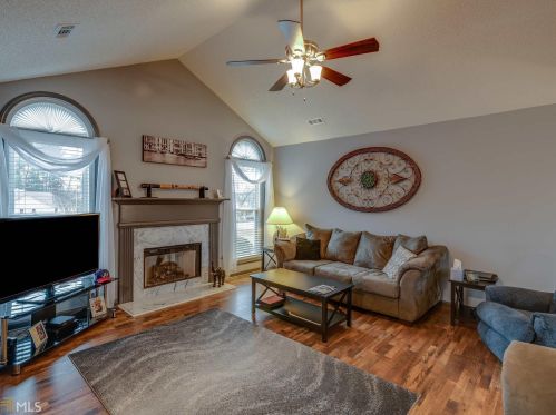 206 Ferguson Ave, Locust Grove, GA 30248-4450
