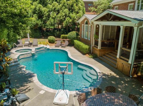 1500 Brookhaven Trce, Atlanta GA  30319-2557 exterior