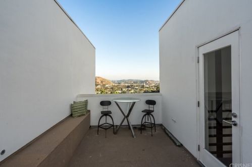 1652 Gladys Dr, Glendale CA  91206-1616 exterior