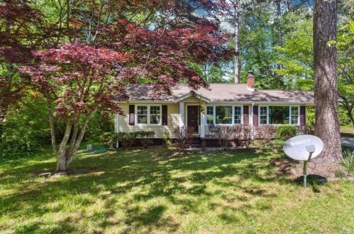 102 Strickland Dr, Mableton, GA 30126-1844