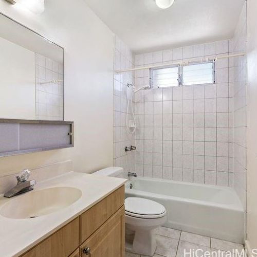 3422 George St, Honolulu HI  96815-4321 exterior