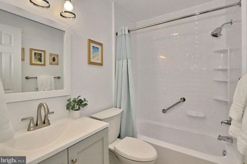 9271 Sprucewood Rd, Springfield VA  22015-3559 exterior