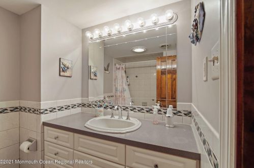 278 Edgebrook Rd, Trenton NJ 08691-3732 exterior