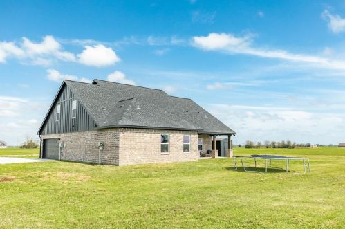 713 Longhorn Trl, Angleton TX 77515-9623 exterior