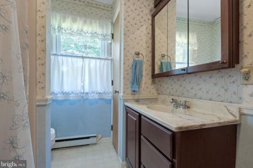 1883 Manchester Ln, Lancaster PA  17601-6210 exterior