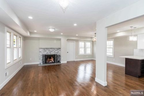 50 Erie St, Dumont, NJ 07628-3402