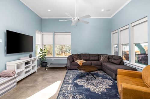 3100 Aldwyche Dr, Austin TX  78704 exterior