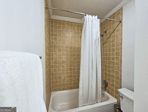 83 Montre Sq, Atlanta GA  30327-4046 exterior