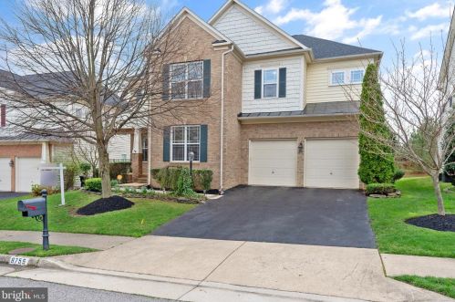 8755 Flowering Dogwood Ln, Lorton, VA 22079-5603