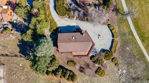 30010 Pinedale Dr, Tehachapi, CA 93561-8527