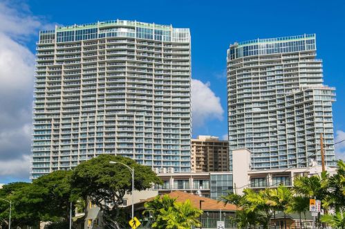 2139 Kuhio Ave, Honolulu HI  96815-2378 exterior