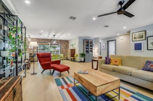 5707 Fairlane Dr, Austin TX  78757-4412 exterior