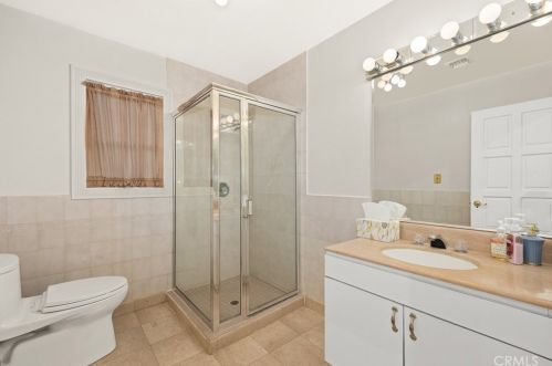 1468 Hillside Dr, Glendale CA  91208-2417 exterior