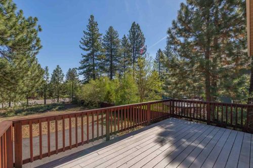 10132 Jeffery Pine Rd, Truckee CA  96161-8104 exterior