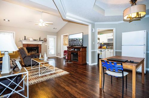 49 River Point Dr, Lagrange, GA 30240-9281