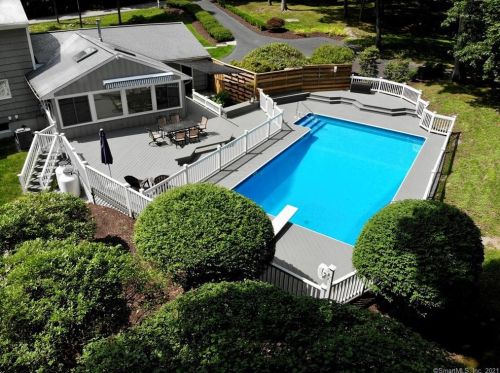 21 Longmeadows Rd, Wilton, CT 06897-1102