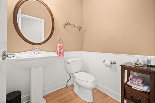 1826 Luther Lowell Ln, Sycamore IL  60178-8751 exterior