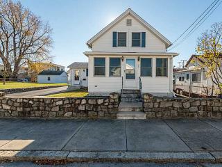 251 Adams St, Woonsocket, RI 02895-1405