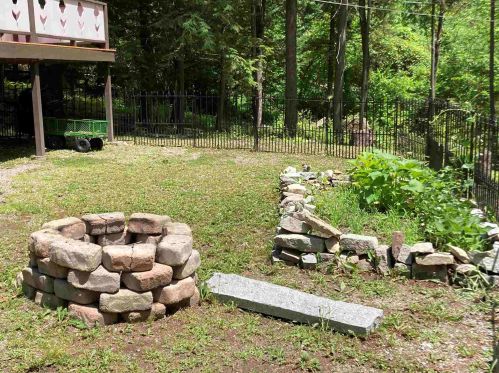 126 Gould Pond Rd, Hillsboro, NH 03244-4511