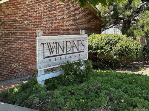 1505 Ouray Cir, Aurora, CO 80017-5180