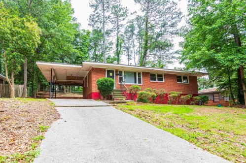 671 Brookwood Dr, Forest Park, GA 30297-3012