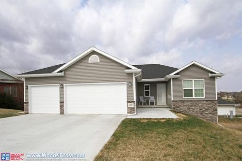 905 Morning Glory Ct, Holland, NE 68372-9518