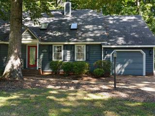 7594 Vincent Dr, Toano, VA 23168-9039