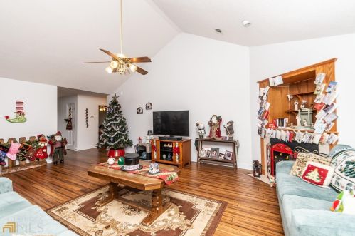 110 Creekview Trl, Warner Robins GA  31088-1664 exterior