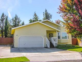 2385 Desert Willow Ct, Bend, OR 97701-8204