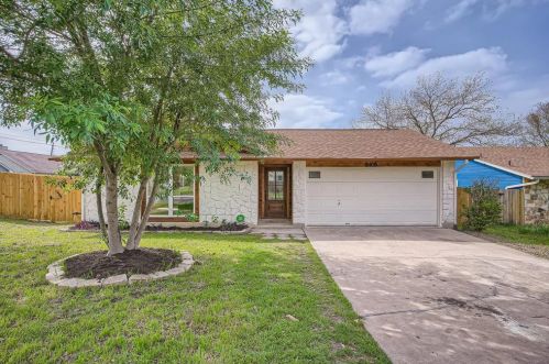 8408 Cayuga Dr, Austin TX 78749-3972 exterior