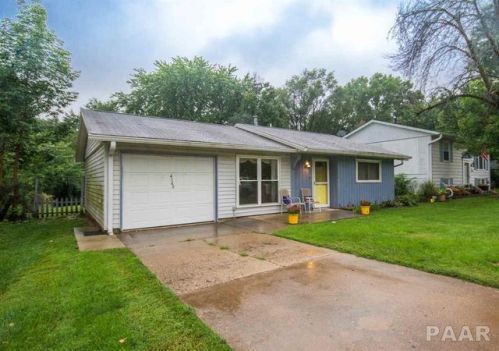 4140 Courtland St, Peoria, IL 61615-2952