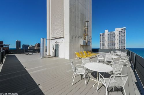 1300 Astor St, Chicago IL  60610-2139 exterior