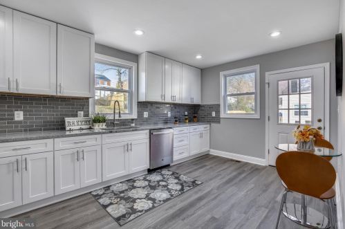 11810 Valleywood Dr, Silver Spring MD 20902-2233 exterior