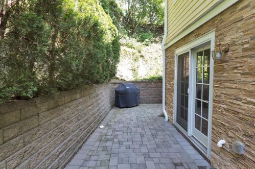 70 Riverdale Ave, Greenwich CT  06831-5058 exterior