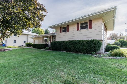 200 Maple St, Wyanet, IL 61379-9662