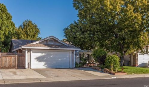 790 Youngsdale Dr, Vacaville, CA 95687-7351
