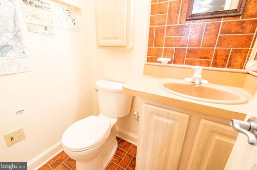 36 Nelson Ridge Rd, Princeton NJ  08540-7436 exterior