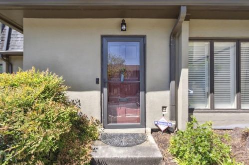 9 Ivy Gates, Atlanta, GA 30342-4222