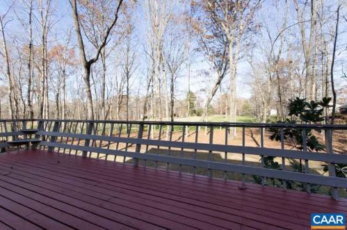 43 Oak Grove Rd, Bybee, VA 22963-2529